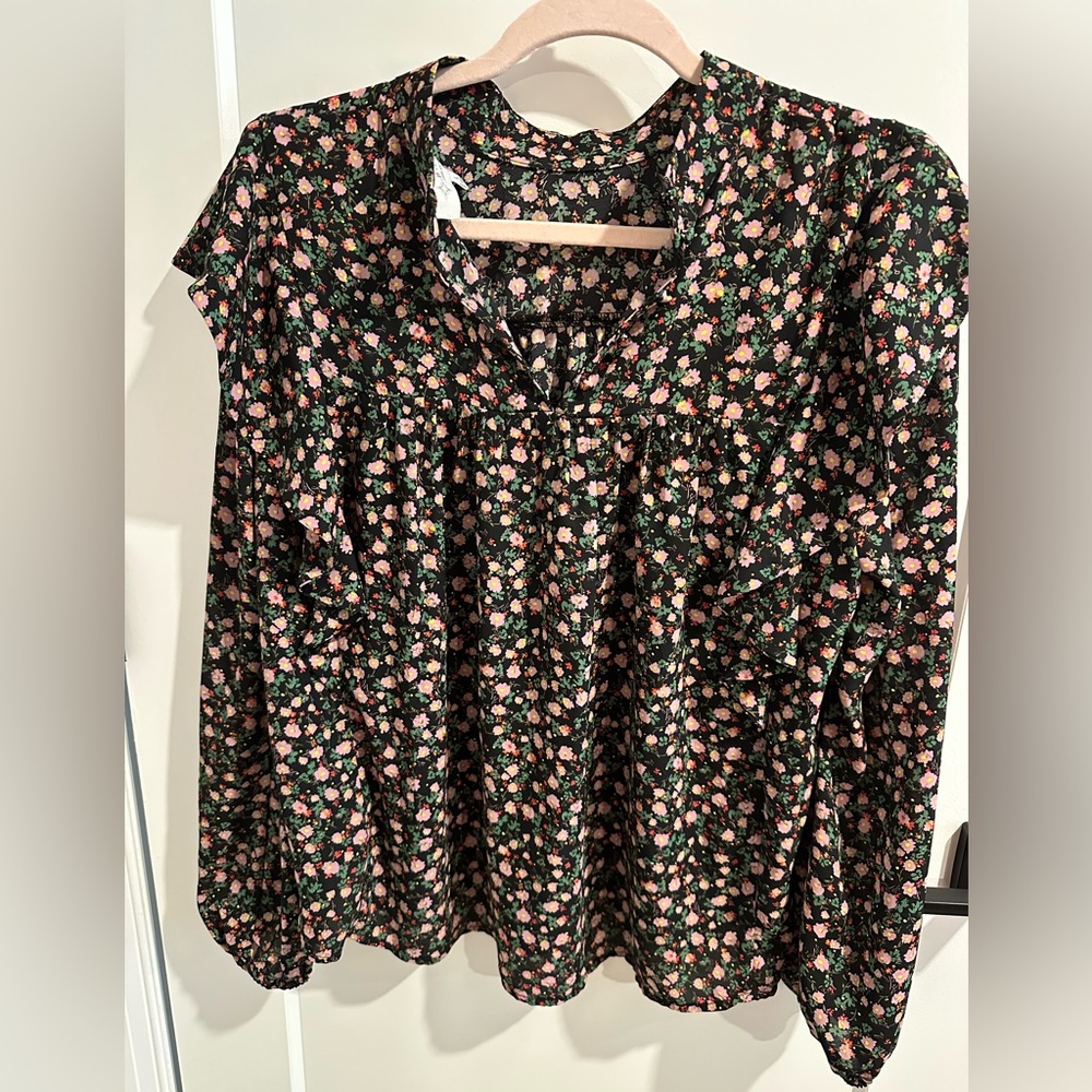 Wayf Cream Boxy Short Sleeve Blouse with Mandarin Collar